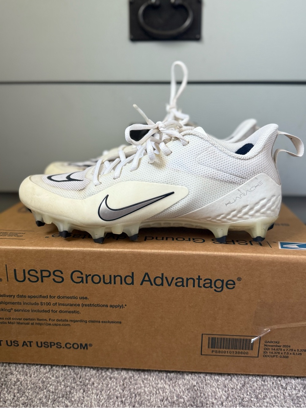 Nike Men’s White & Blue  Huarache Football Cleats